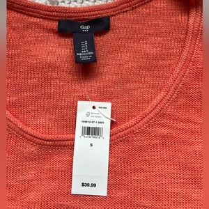Orange Gap Sweater Small never worn with tag